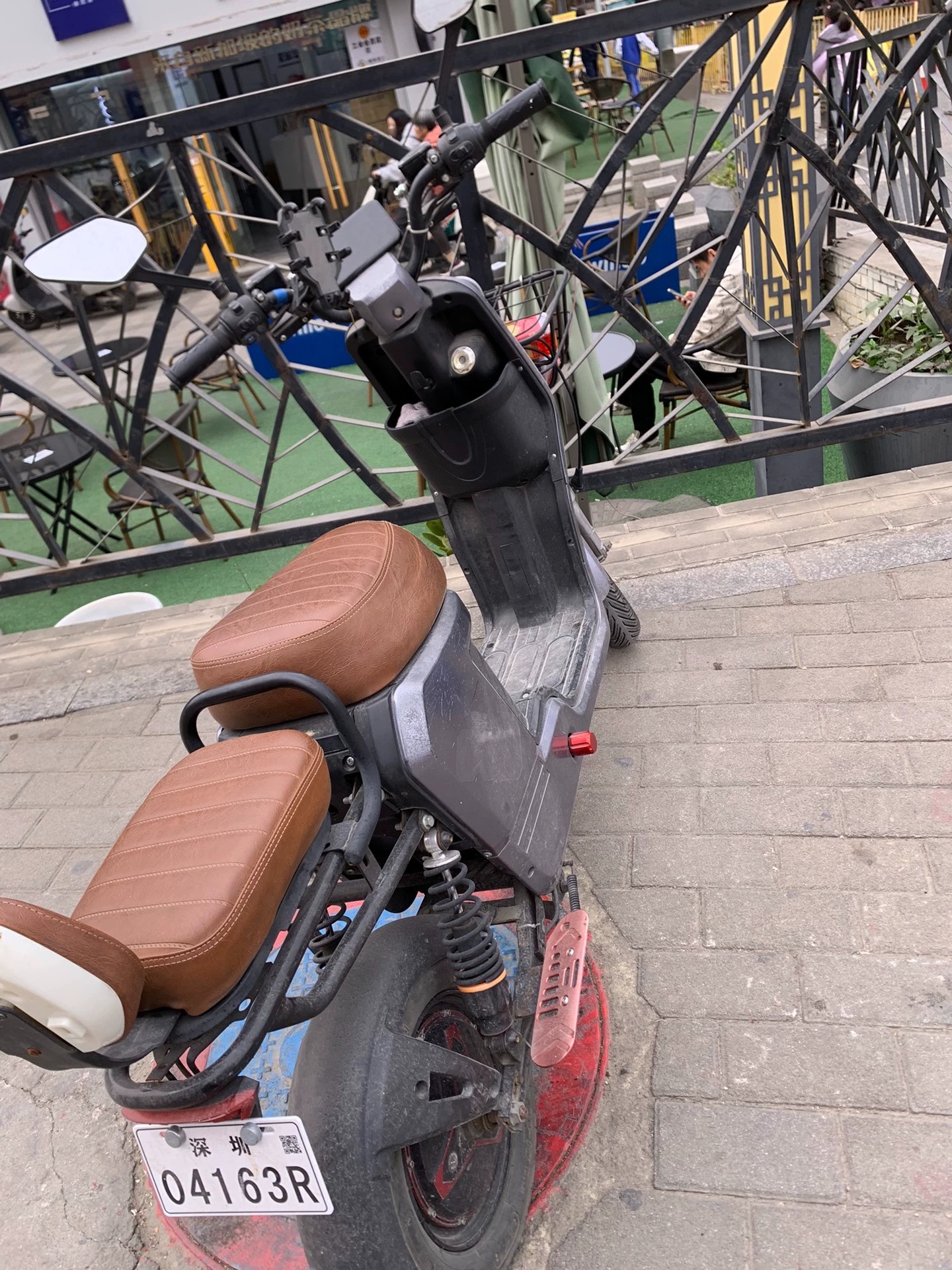 出售一台个人闲置电动车，有电瓶，充满电能行驶30公里左右